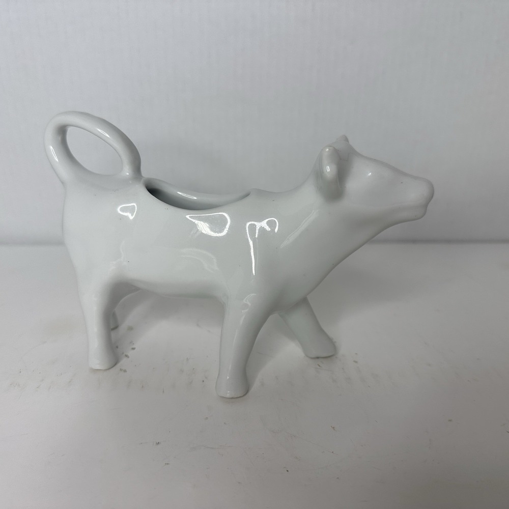 Vintage‎ White Porcelain Cow Creamer Novelty Farm Animal